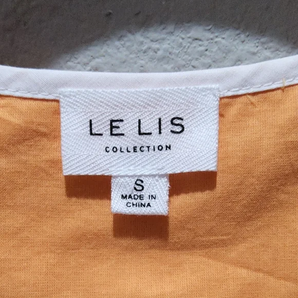 Le Lis Orange Puff Sleeve Bow Blouse - Picture 2 of 4